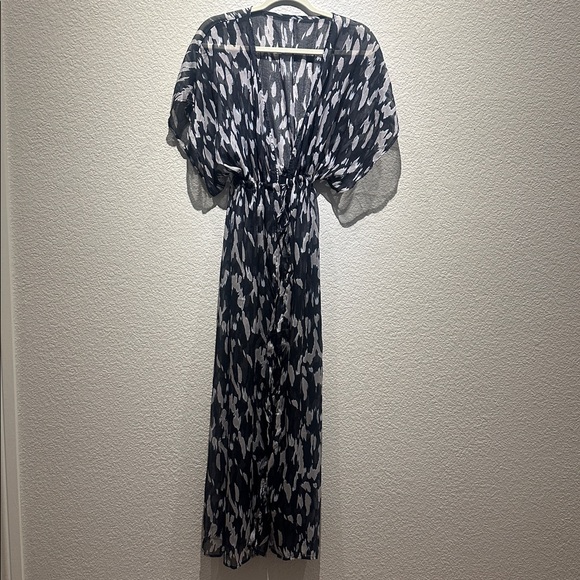 CUPSHE Kimona animal print coverups, perfect for beach and pool. - Picture 1 of 6
